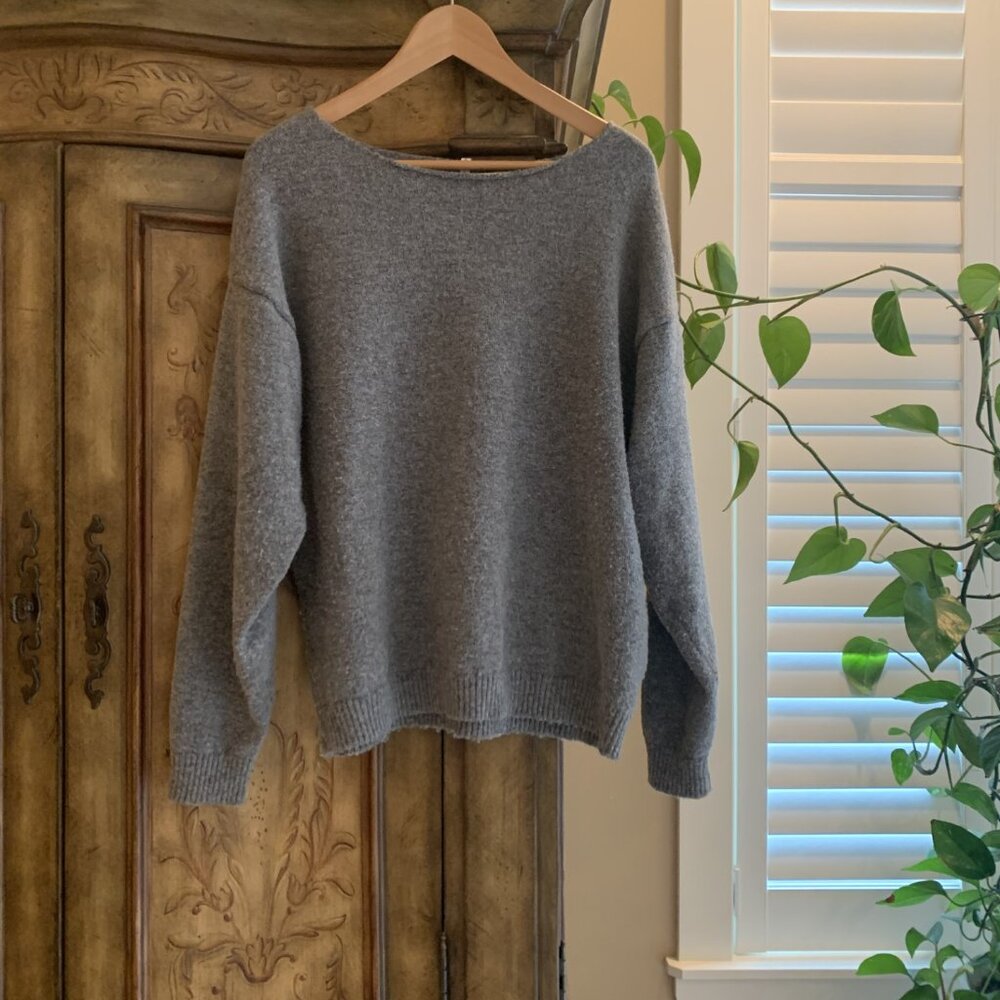Paper Label sweater